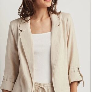 Ellen Tracy Cream Blazer Lightweight Relaxed Fit